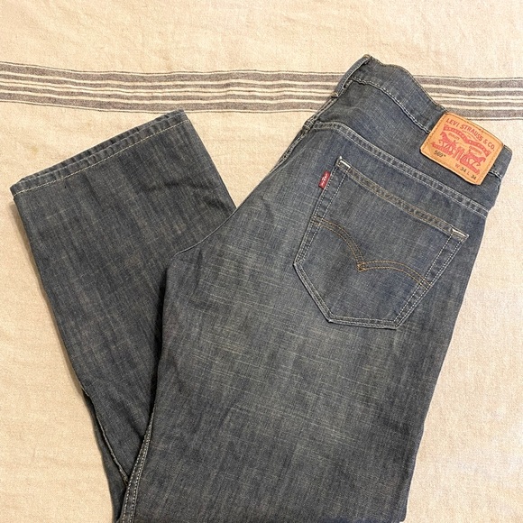 Levi’s 34x31 - Picture 6 of 6